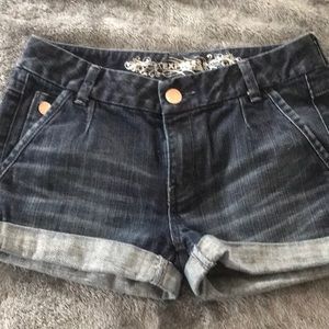 Express cuffed stretch jean shorts size 4